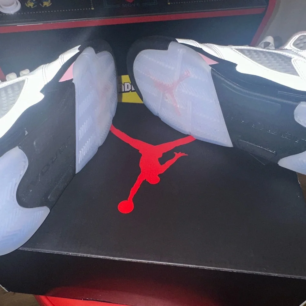 Jordan 5 Retro "Medium Soft Pink" Men's Shoe - Picture 4 of 8